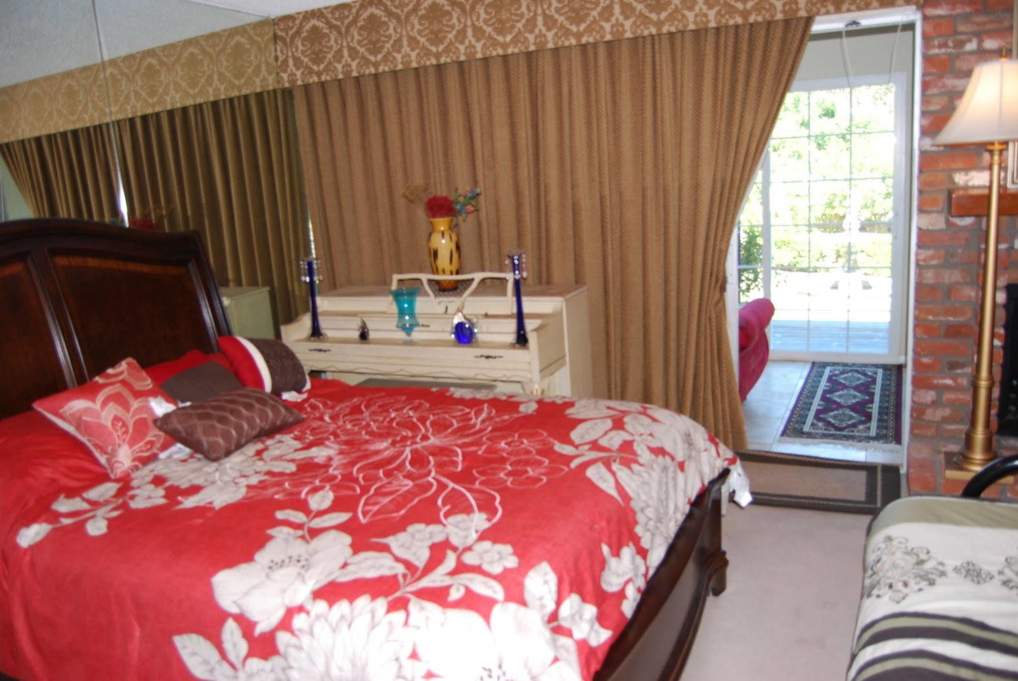 Bed And Breakfast In Hollywood Hills Los Angeles Exterior foto